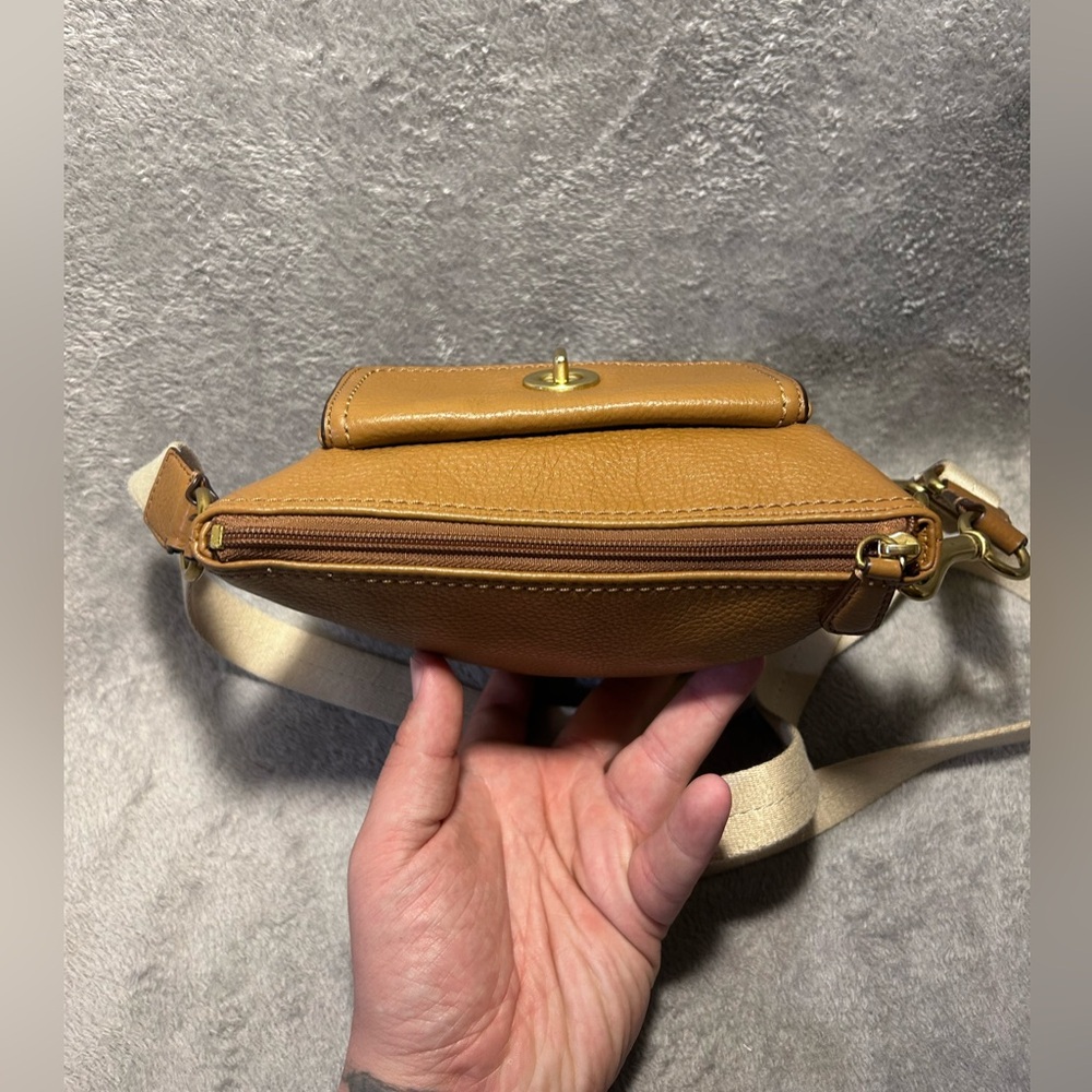 Coach Park Pebbled Leather Swingpack w/ Gold Hardware - Picture 7 of 14